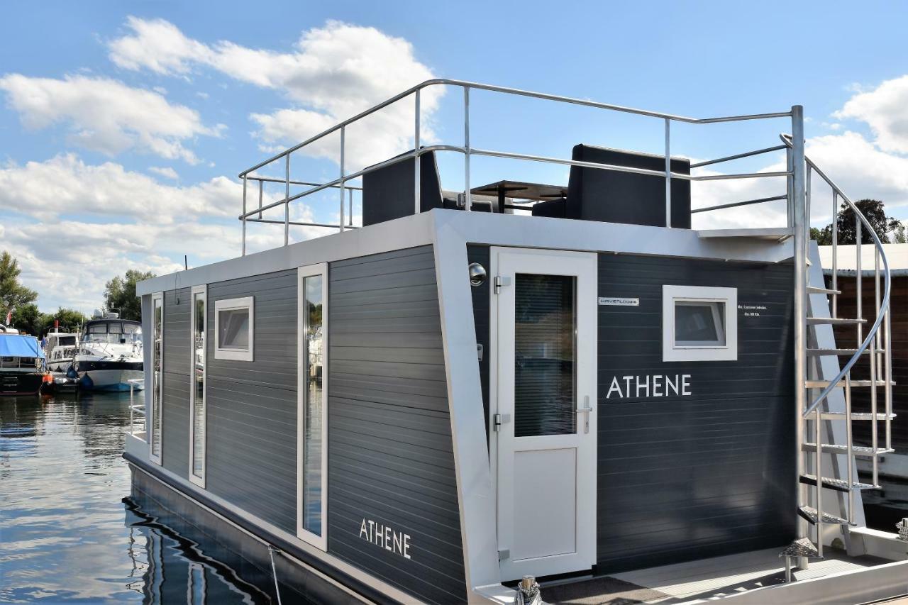 Cosy Floating Boatlodge Athene Lodge